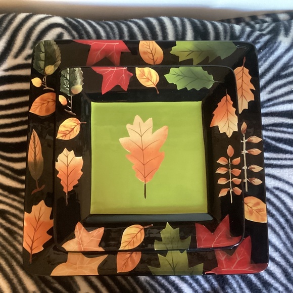2 ZRIKE Everyday Black Leaves platters - 11x11 and 9x9 - Picture 6 of 6